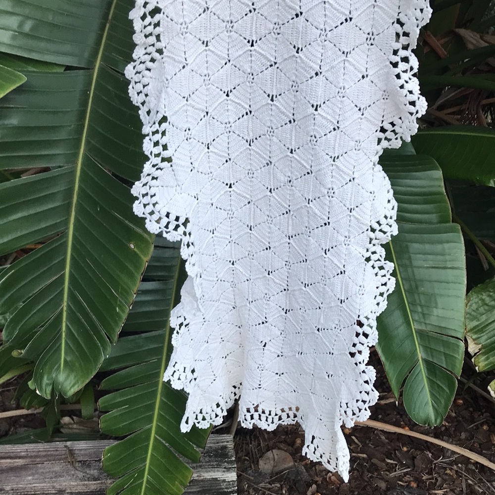 Crochet table runner - Picture 3 of 5